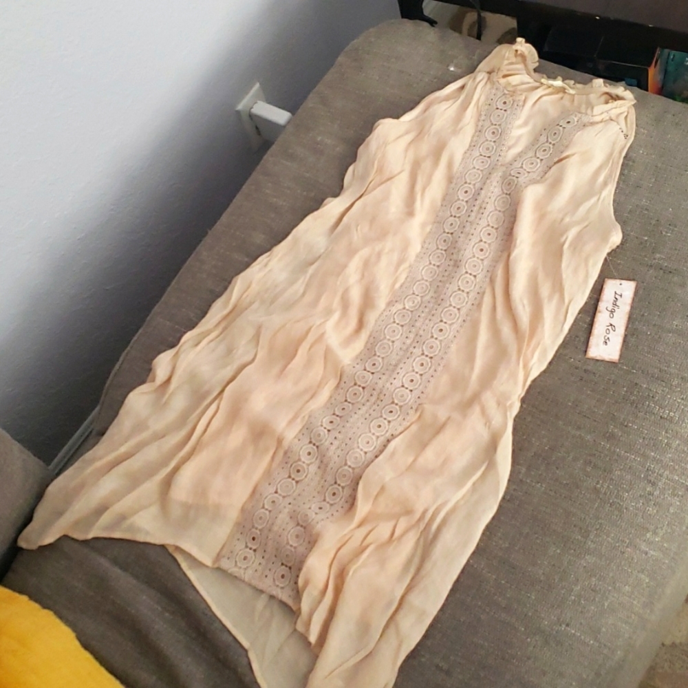 Sleeveless dress